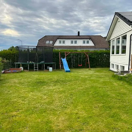 Family-friendly In Tau Сasa de vacaciones Jørpeland